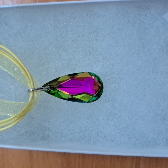 Enchanted Garden Crystal Marquise Necklace - Picture 3 of 6